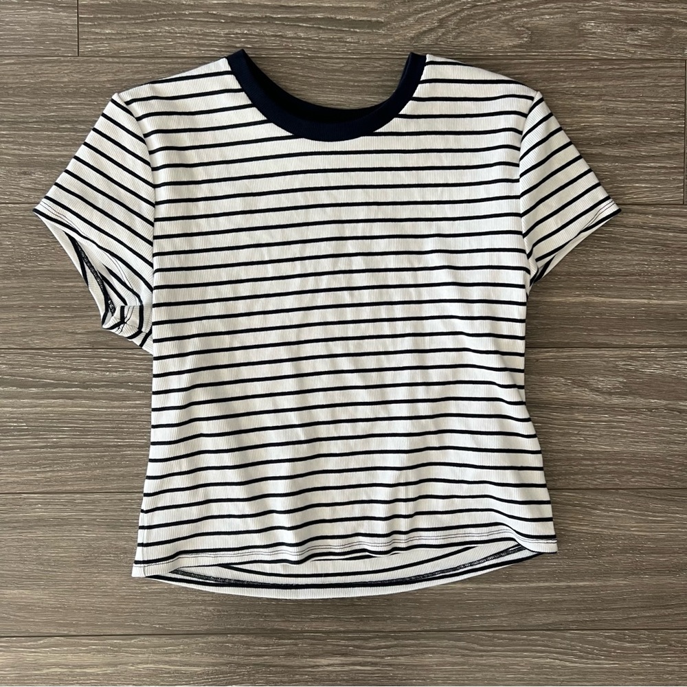 NWOT Abercrombie ribbed baby tee